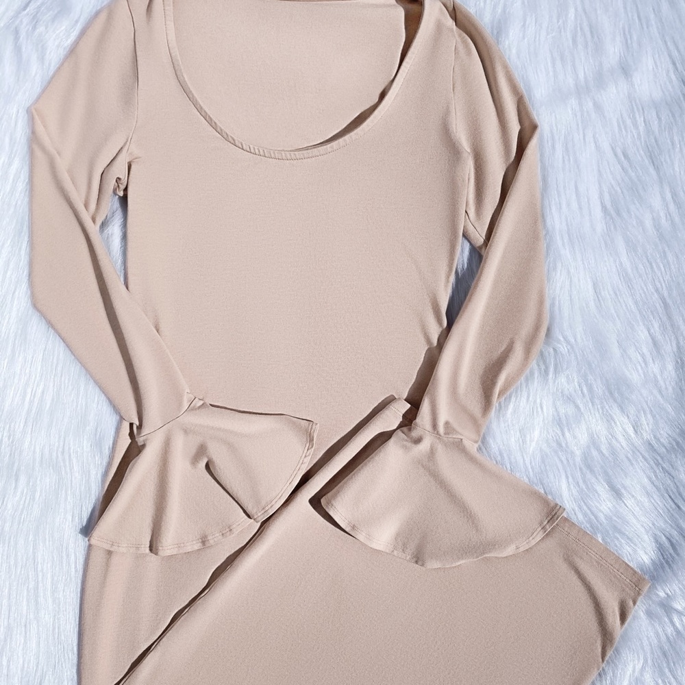 Maxi Ruffle Cuff Dress - Picture 3 of 3